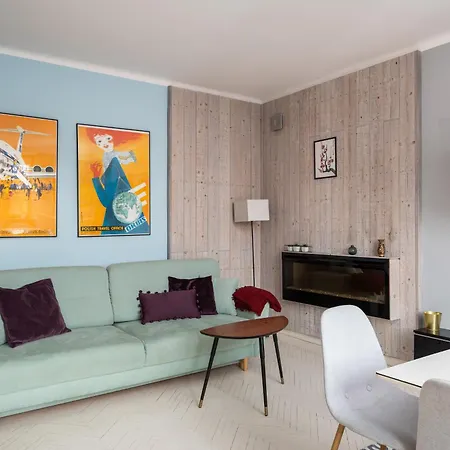 Old Town Colourful Apartment *